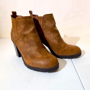 Sam & Libby Chelsea Boots High Heel Women’s 10